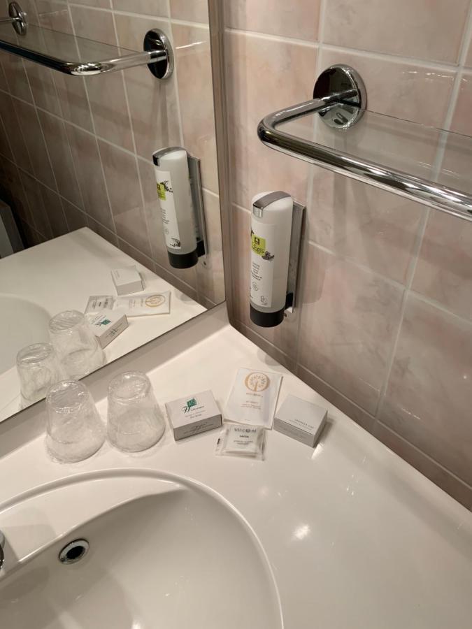 Logis Hotel Les Nympheas Chaufour-lès-Bonnières Eksteriør billede