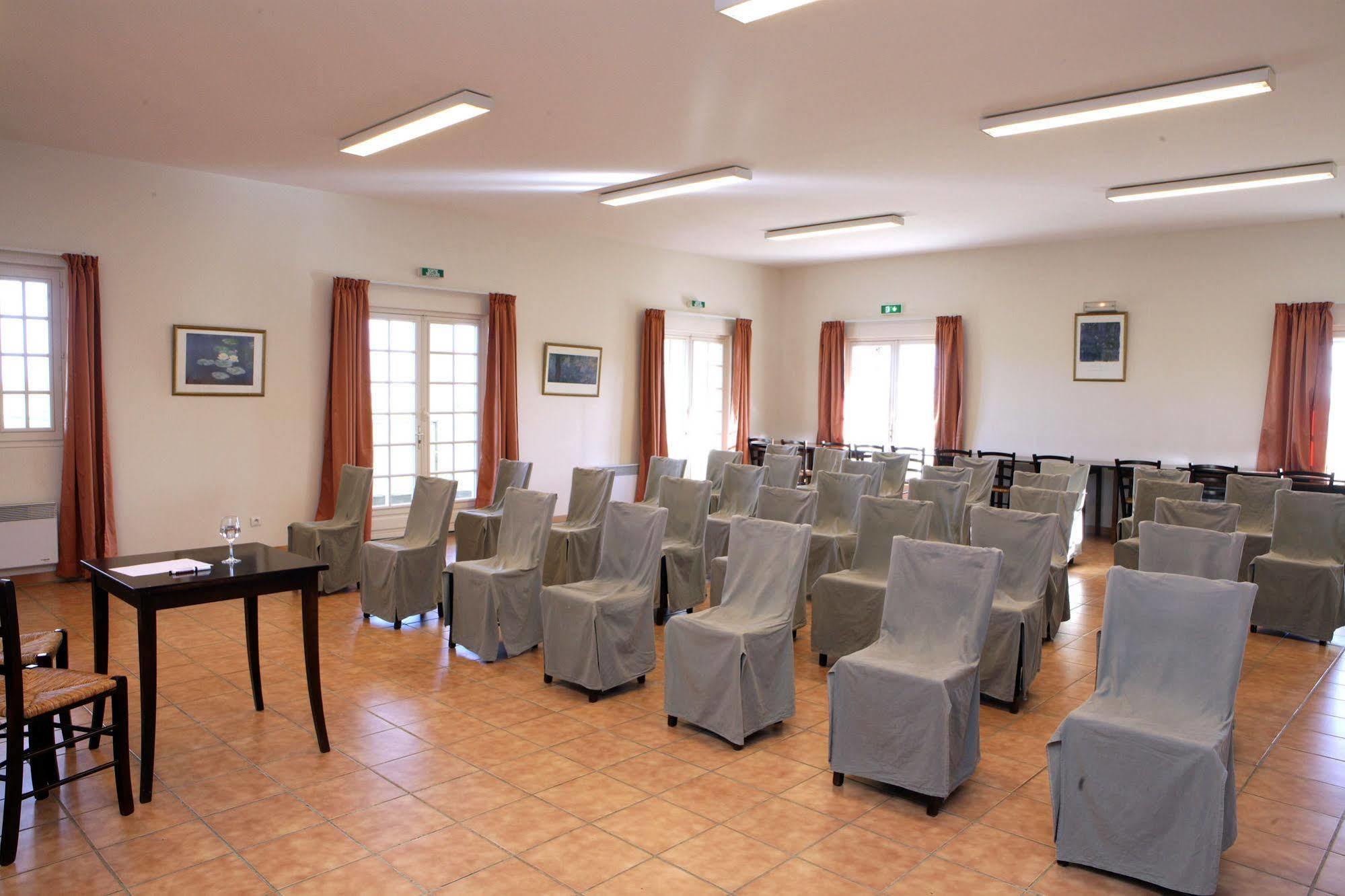 Logis Hotel Les Nympheas Chaufour-lès-Bonnières Eksteriør billede